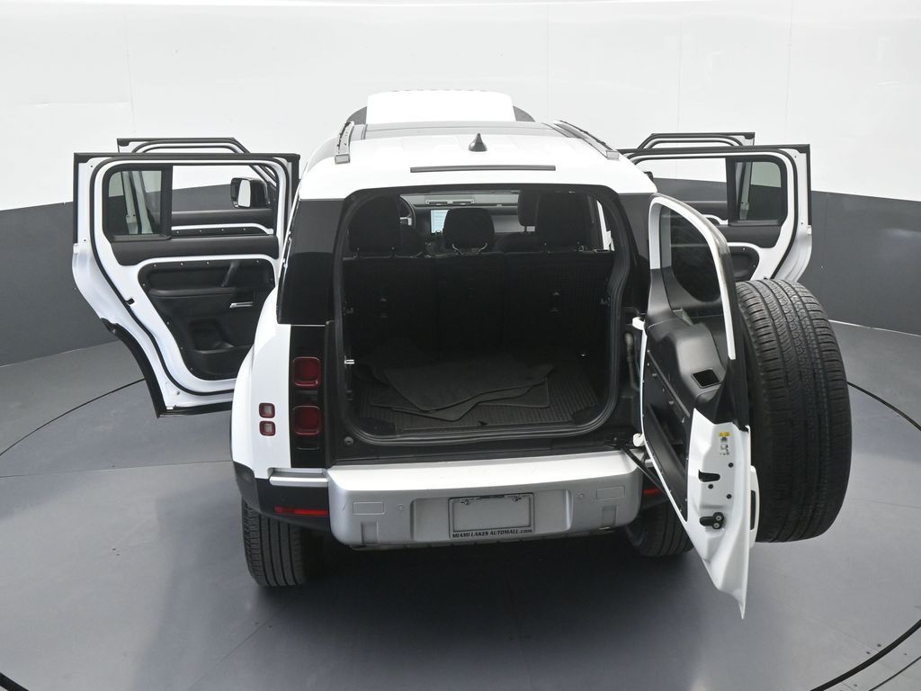 Used 2025 White Land Rover S image 84
