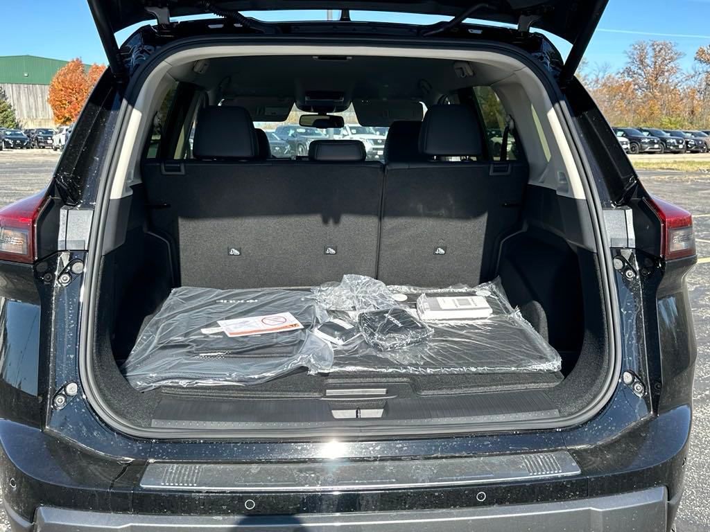 2025 Nissan Rogue SL photo