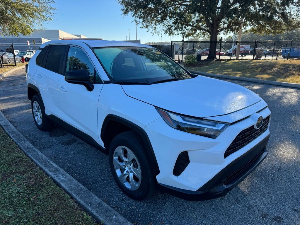 2023 Toyota RAV4 LE 7