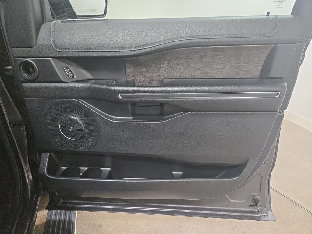 Used 2020 Gray Ford Limited image 29