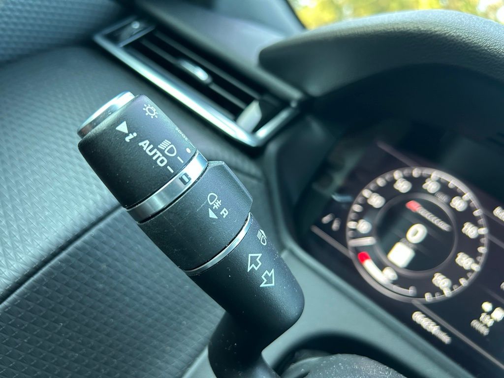 Thumbnail: 2020 Land Rover Range Rover Velar - 28