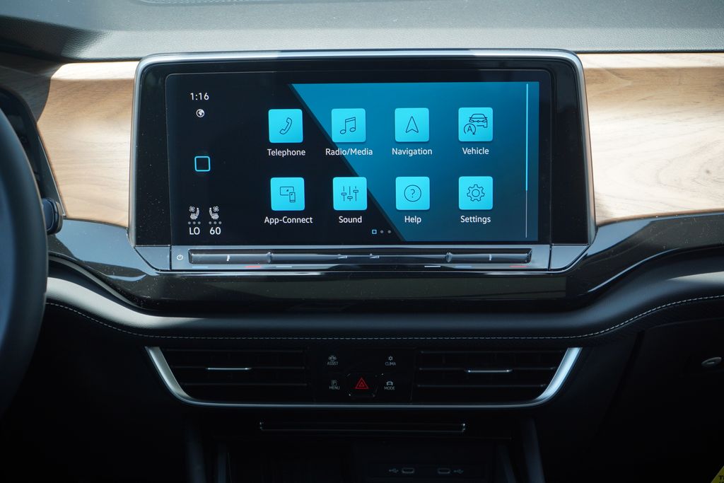 2025 Volkswagen Atlas SE 11