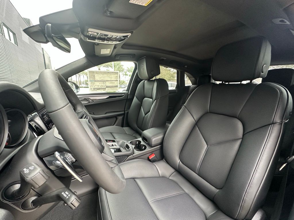 2025 Porsche Macan  5