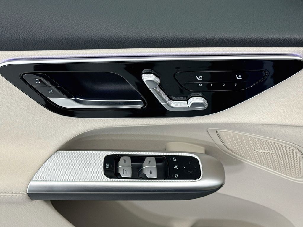 Thumbnail: 2027 Mercedes-Benz GLC - 21