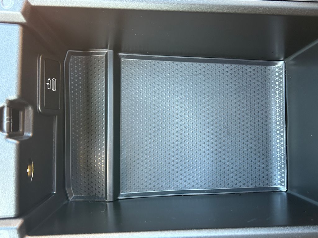 Thumbnail: 2023 BMW i4 - 29