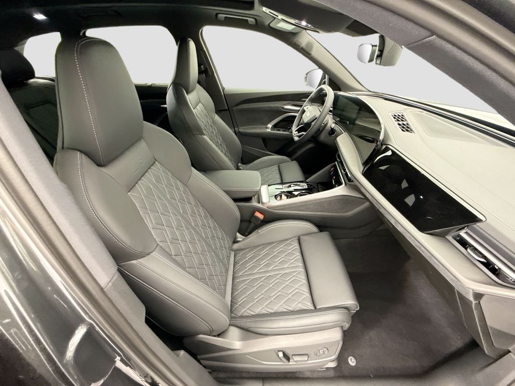 Thumbnail: 2026 Audi SQ5 - 19