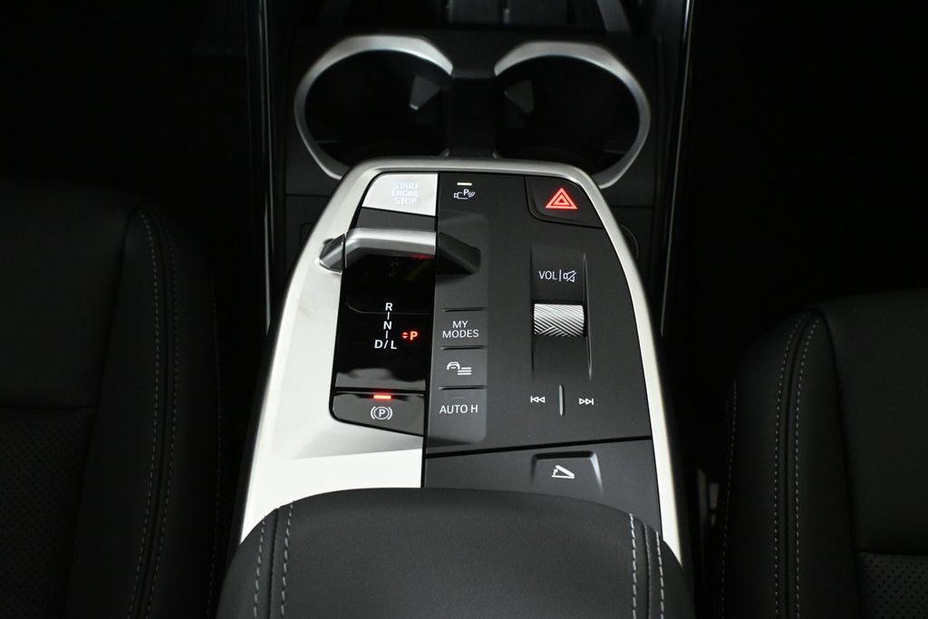 Thumbnail: 2027 BMW X1 - 23