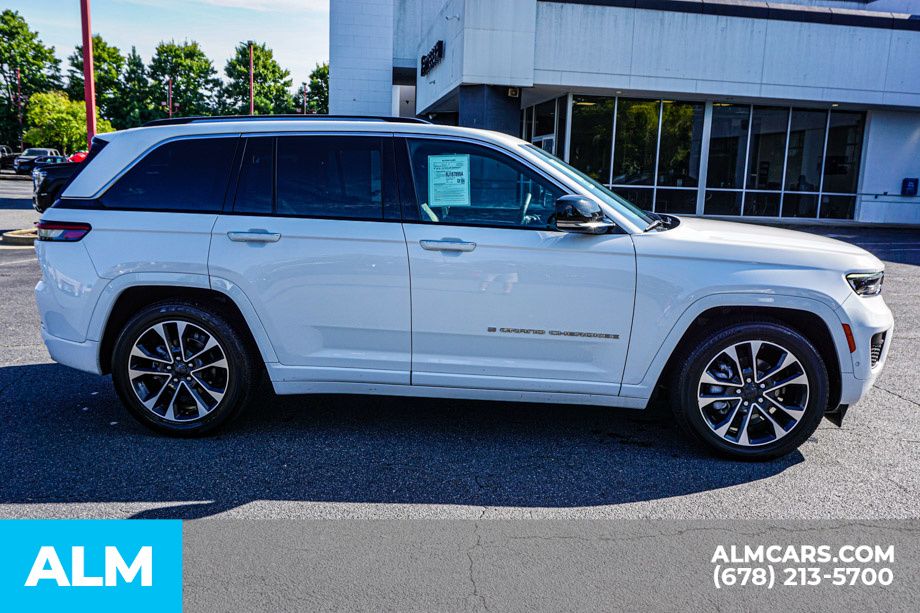 2023 Jeep Grand Cherokee Overland photo 6