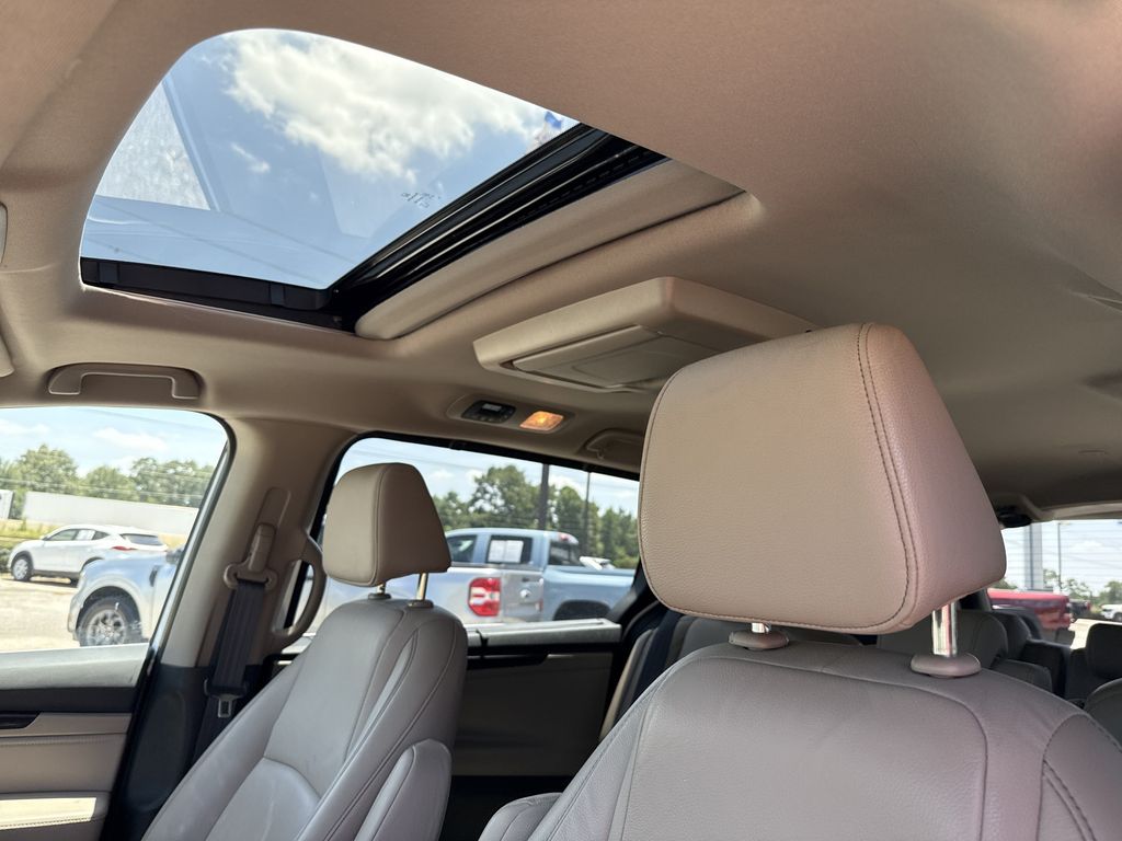 2023 Honda Odyssey Touring - 3