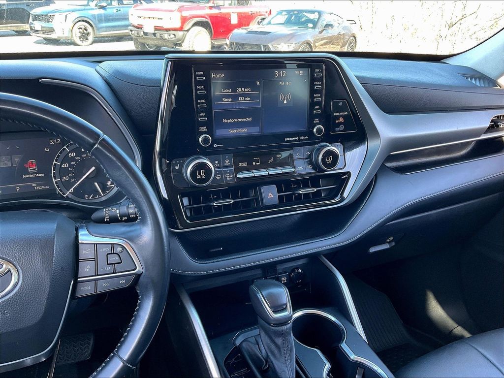 2021 Toyota Highlander — photo 18