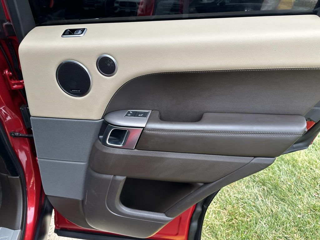 Thumbnail: 2019 Land Rover Range Rover Sport - 24
