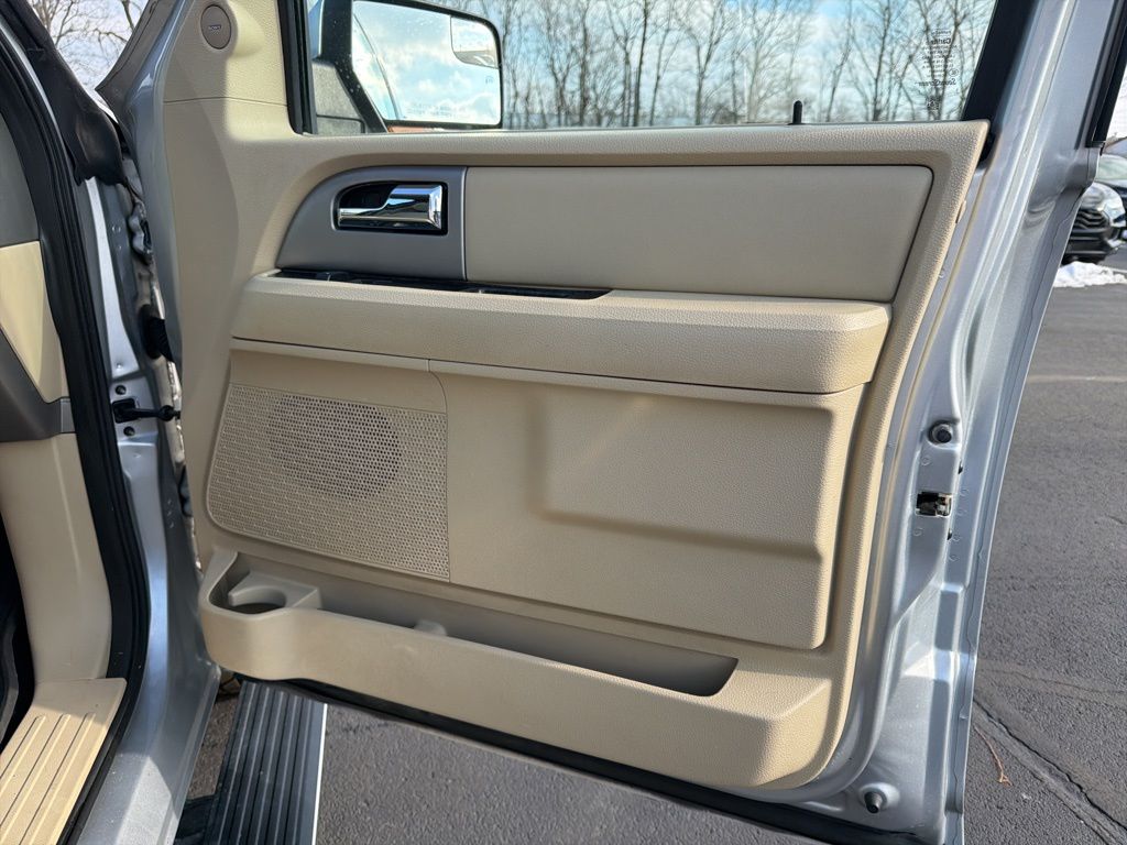 Thumbnail: 2016 Ford Expedition - 28