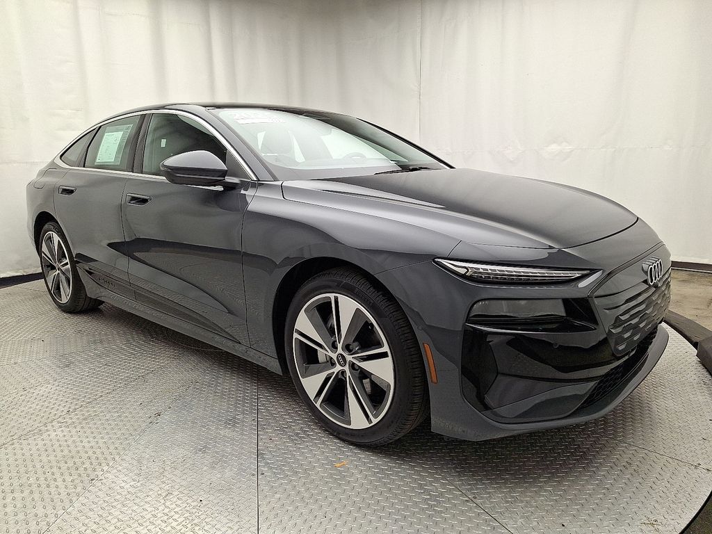 Thumbnail: 2025 Audi e-tron S - 3