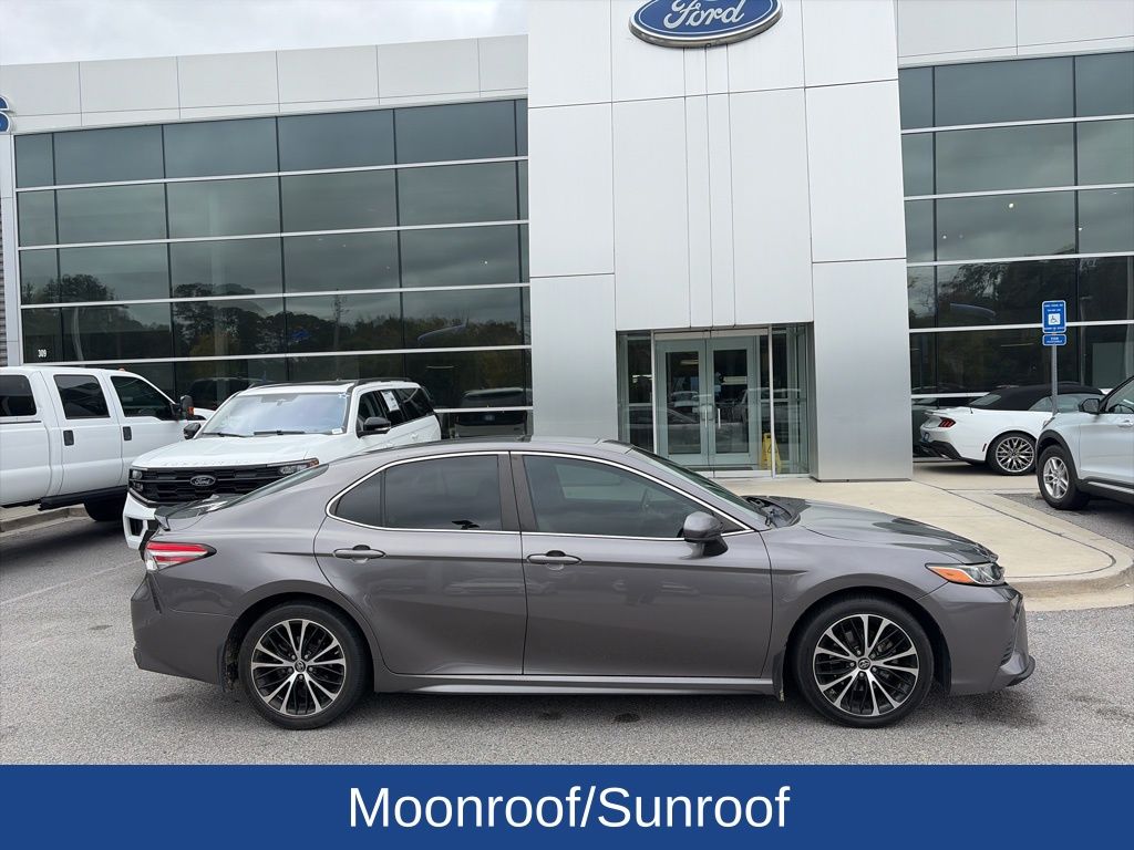 2018 Toyota Camry SE