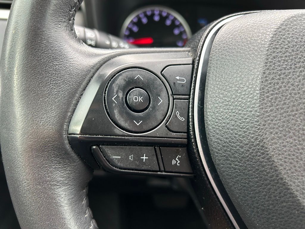 2020 Toyota RAV4 XLE Premium 21