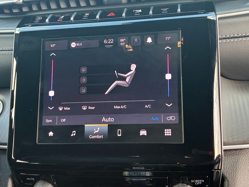 New Car 2025 Jeep Grand Cherokee  Laredo For Sale Under $35,000 In Austin, Texas