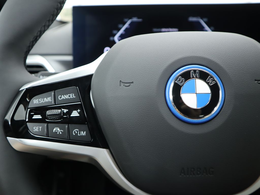 2025 BMW i4 eDrive40 11