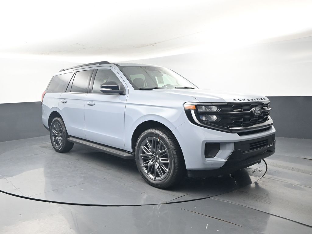Glacier Gray Metallic Tri-Coat 2026 Ford Expedition SUV / Crossover Four-Wheel Drive Automatic