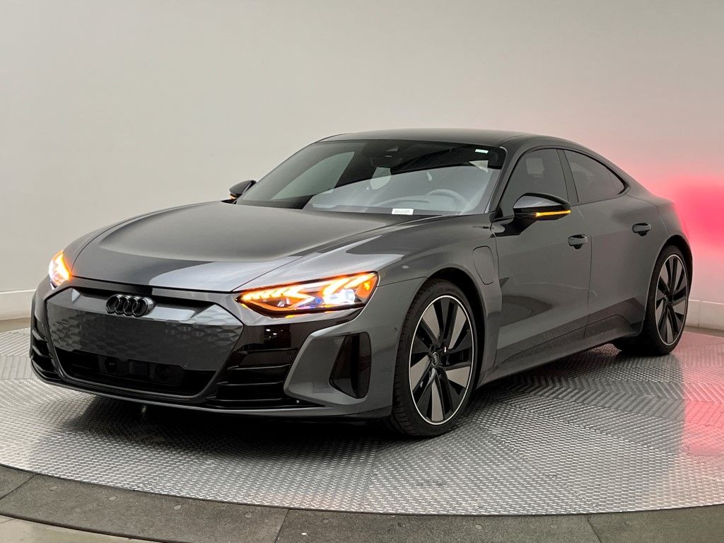 Thumbnail: 2023 Audi e-tron GT - 2