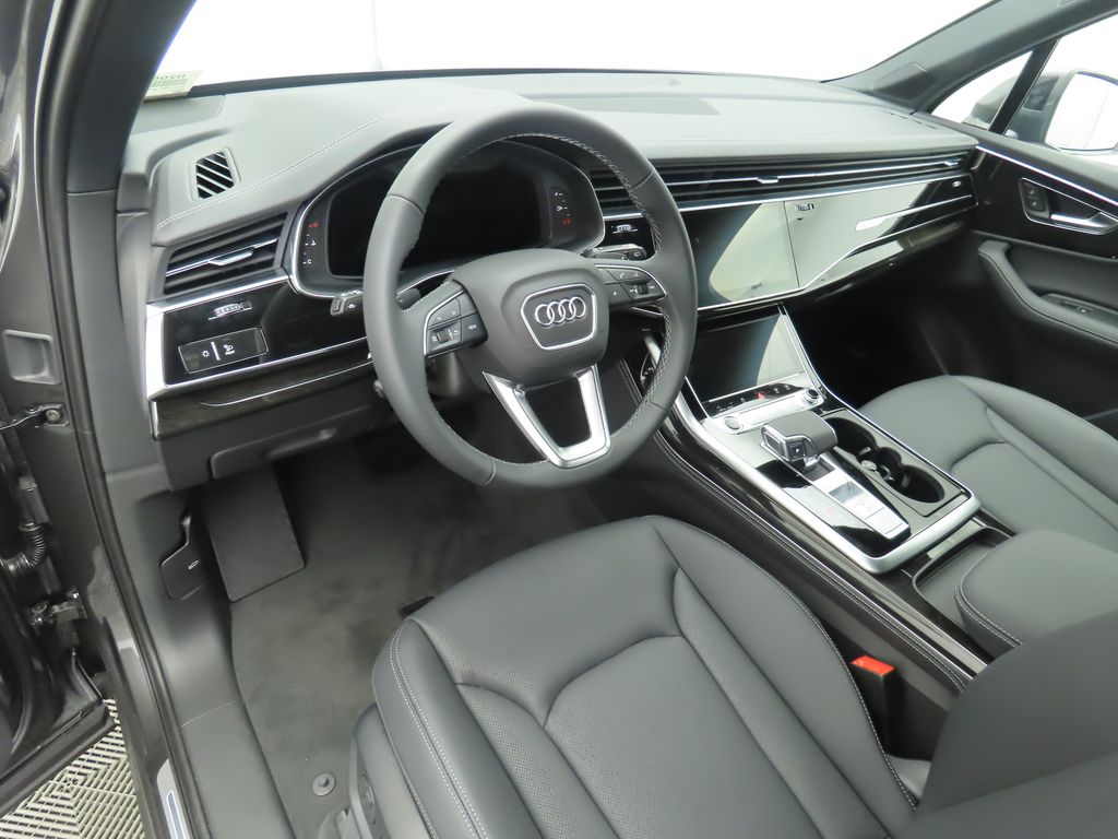 Thumbnail: 2025 Audi Q7 - 9