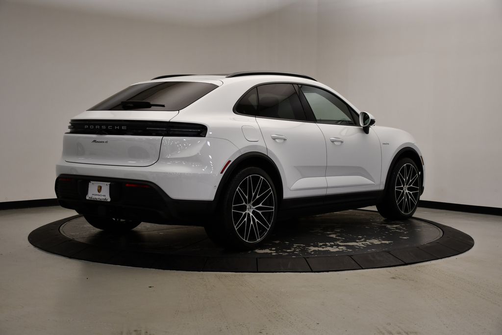 Thumbnail: 2025 Porsche Macan - 7