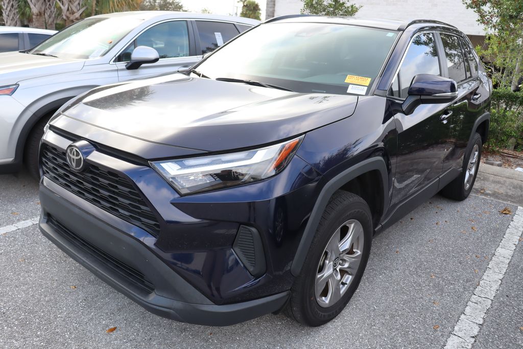 2022 Toyota RAV4 XLE 2