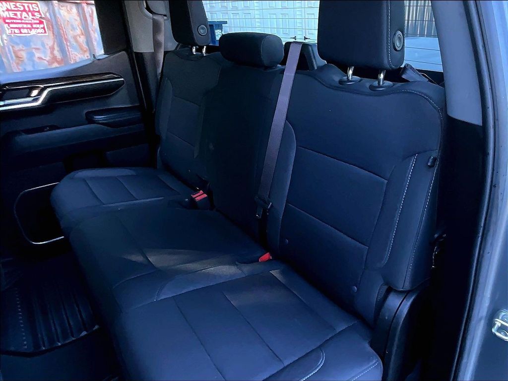 2023 GMC Sierra 1500 — photo 14