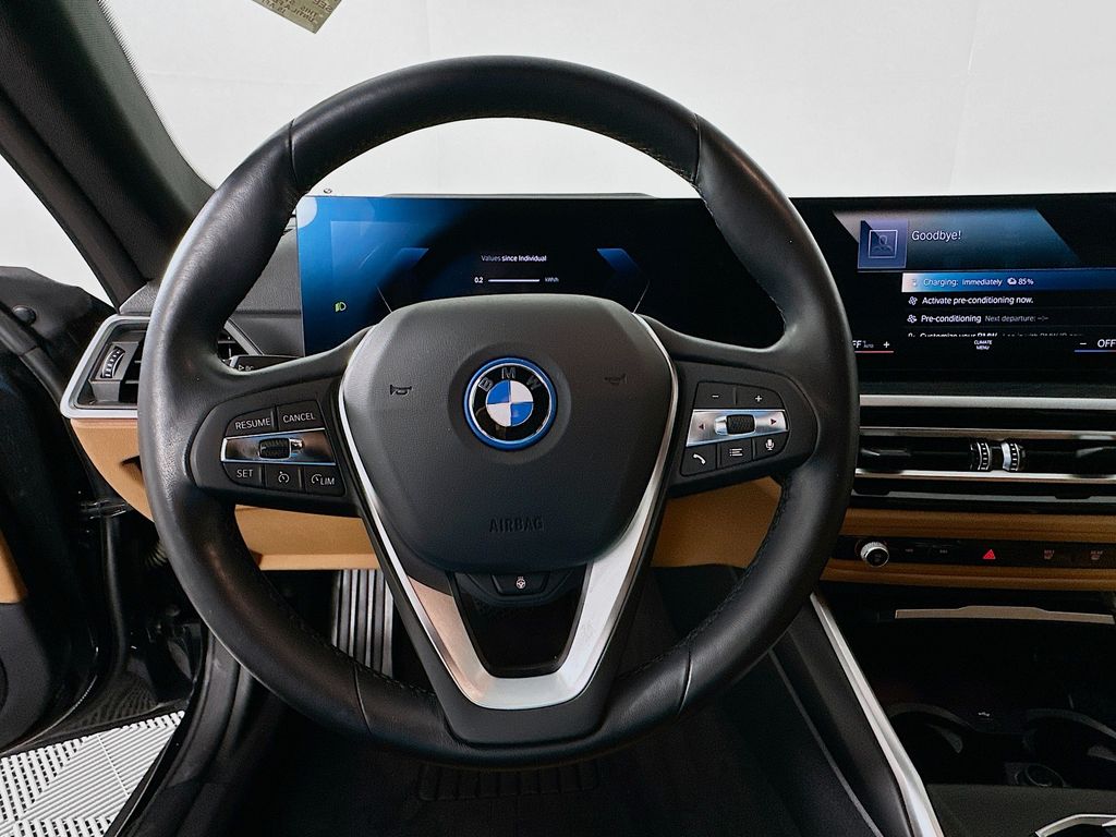 Thumbnail: 2023 BMW i4 - 11