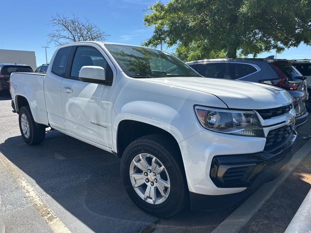 Summit White 2022 Chevrolet Colorado LT Extended Cab RWD Pickup Truck 4X2 6-Speed Automatic