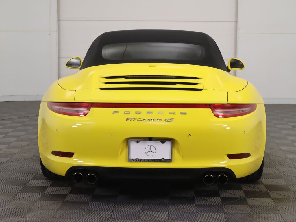 Thumbnail: 2016 Porsche 911 - 14