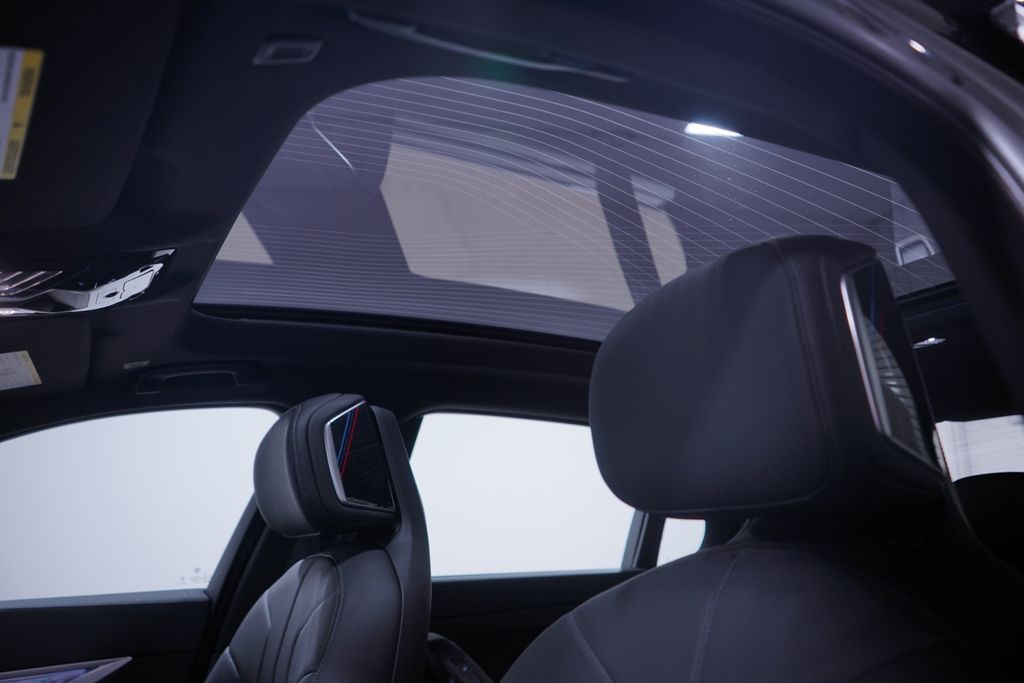 Thumbnail: 2026 BMW i7 - 8