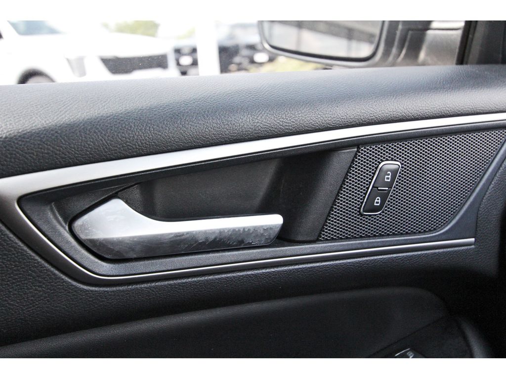 2018 Ford Edge SEL White at Bravo Nissan