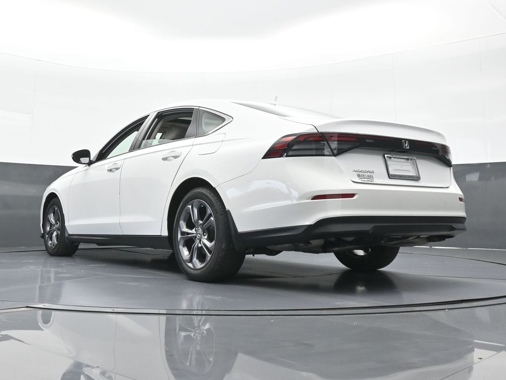 Used 2023 White Honda EX image 59