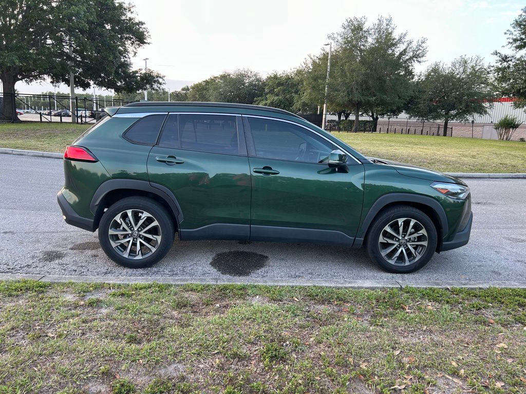 2022 Toyota Corolla Cross XLE 6