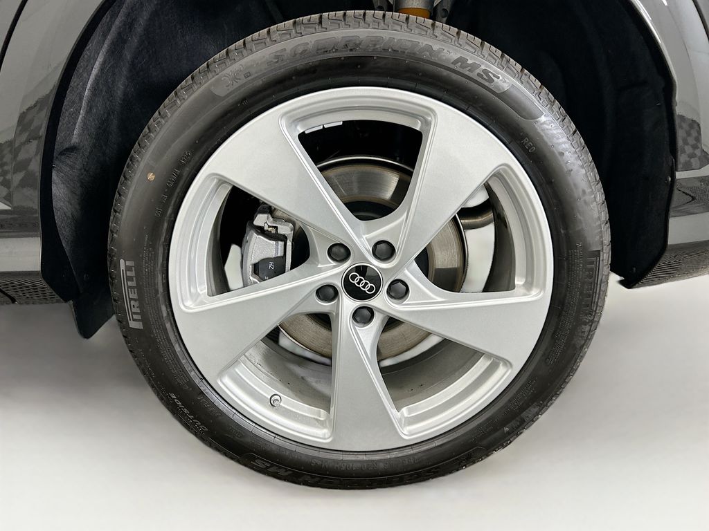 Thumbnail: 2025 Audi Q5 - 30