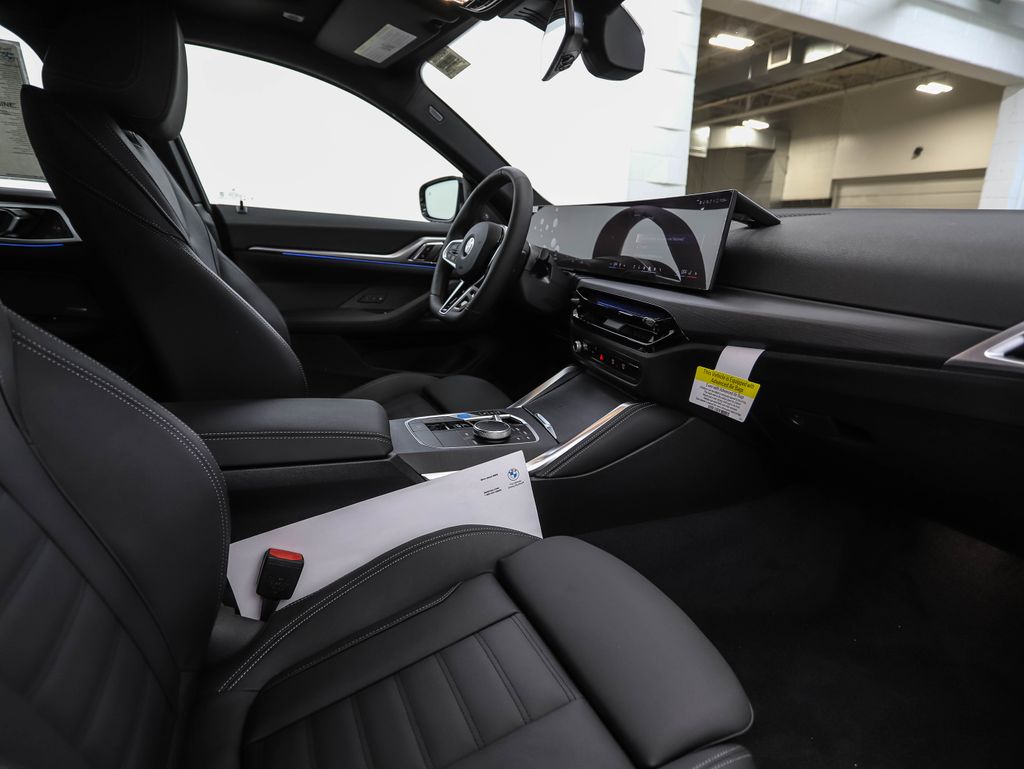 Thumbnail: 2026 BMW i4 - 30