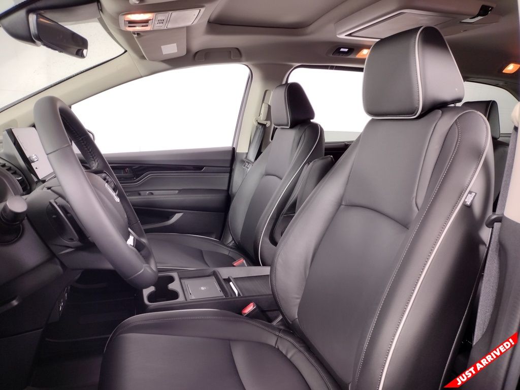 2026 Honda Odyssey Touring - Photo 10