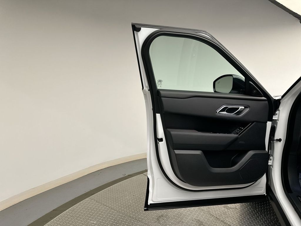 Thumbnail: 2026 Land Rover Range Rover Velar - 8