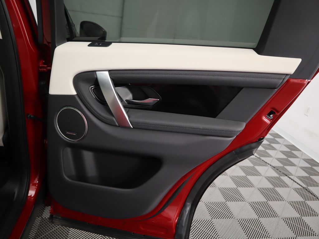 2024 Land Rover Discovery Sport S 27