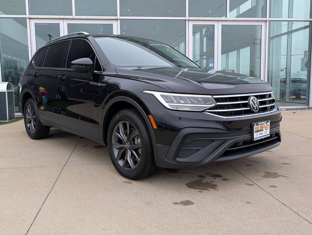 View vehicle photo 2