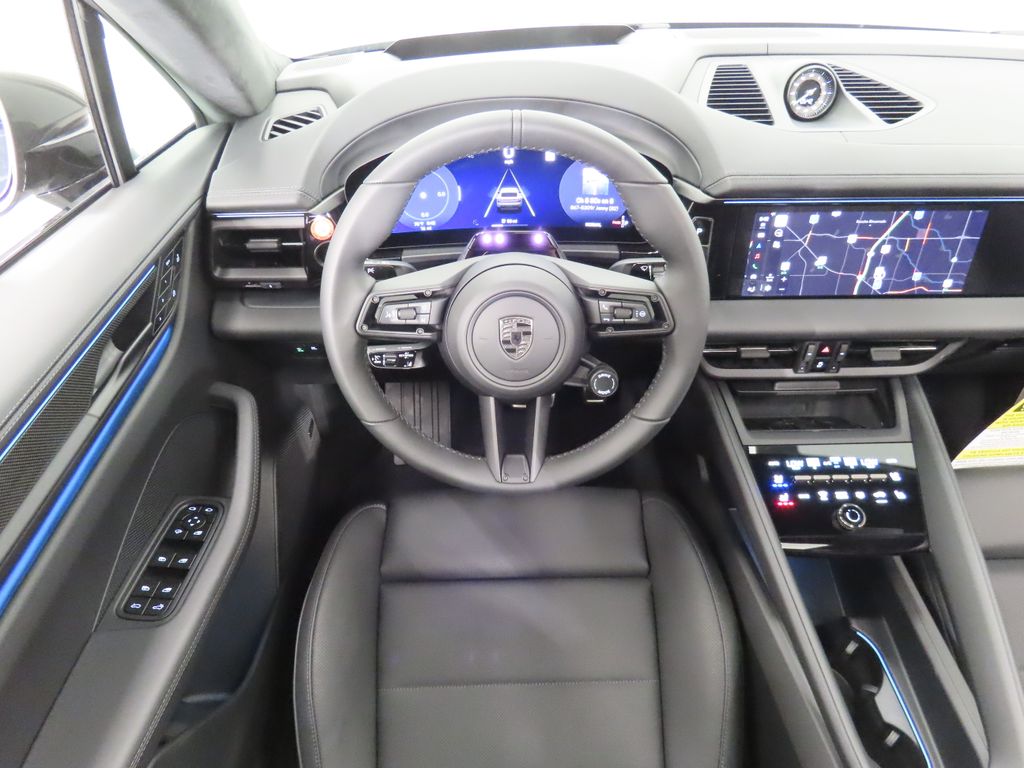 Thumbnail: 2026 Porsche Macan - 17