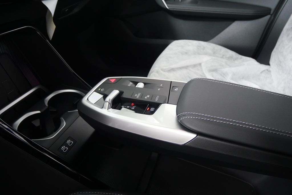 2025 BMW X1 xDrive28i 21
