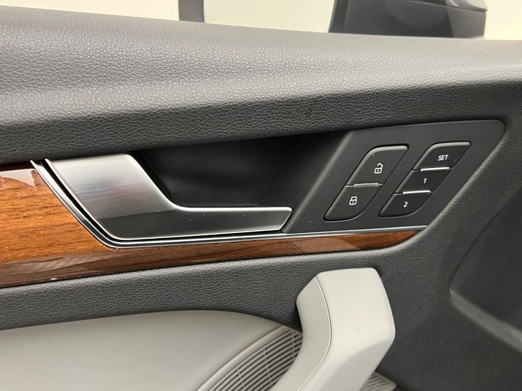 Thumbnail: 2022 Audi Q5 - 30