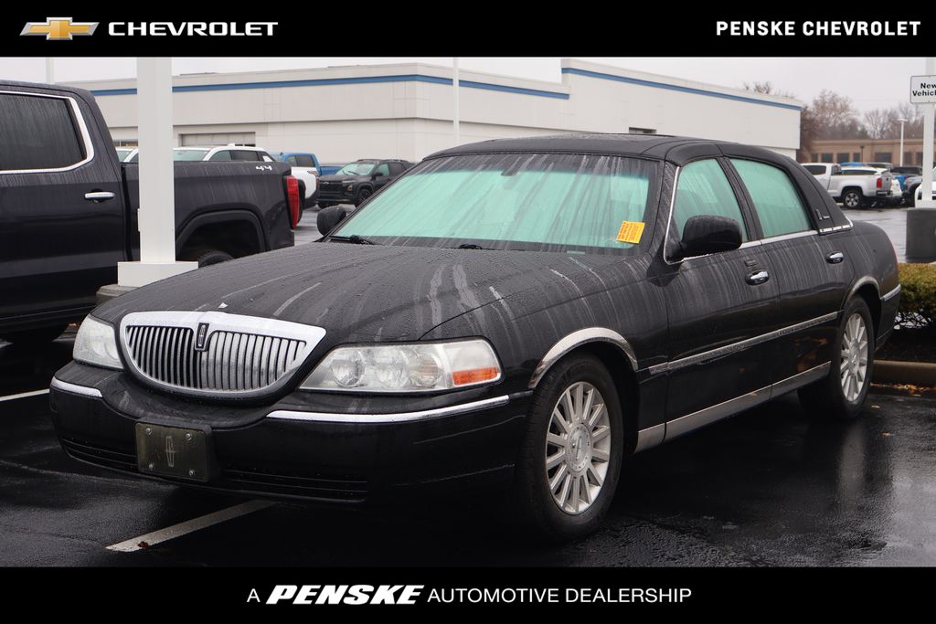 Thumbnail: 2004 Lincoln Town Car - 1