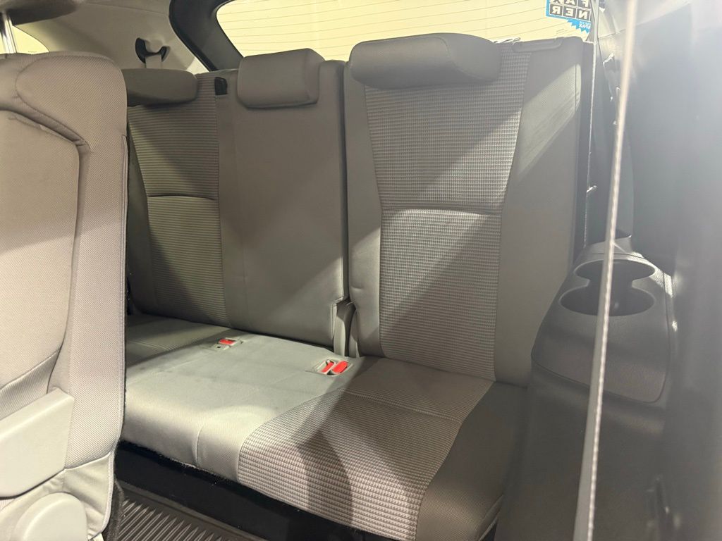 2023 Toyota Highlander LE 22