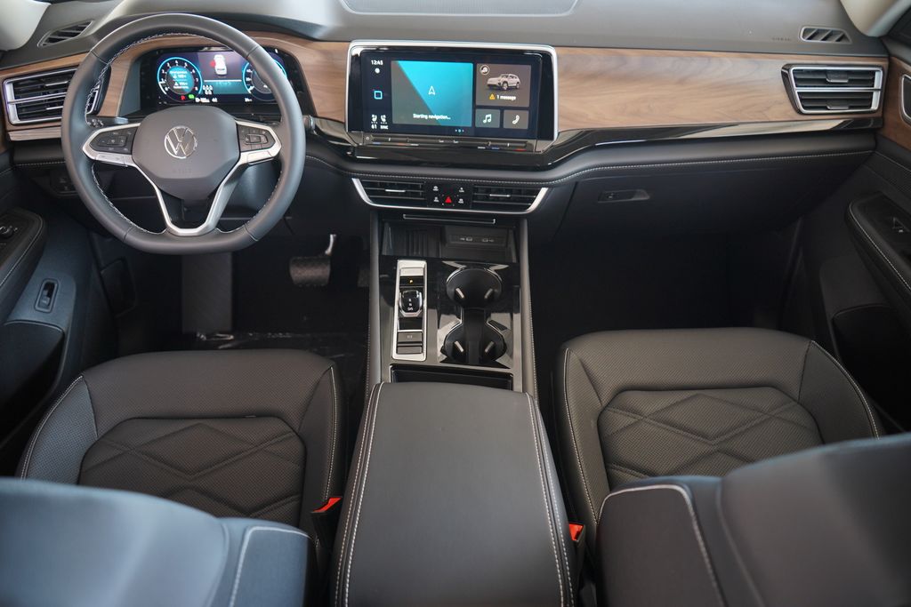 2025 Volkswagen Atlas SE 9