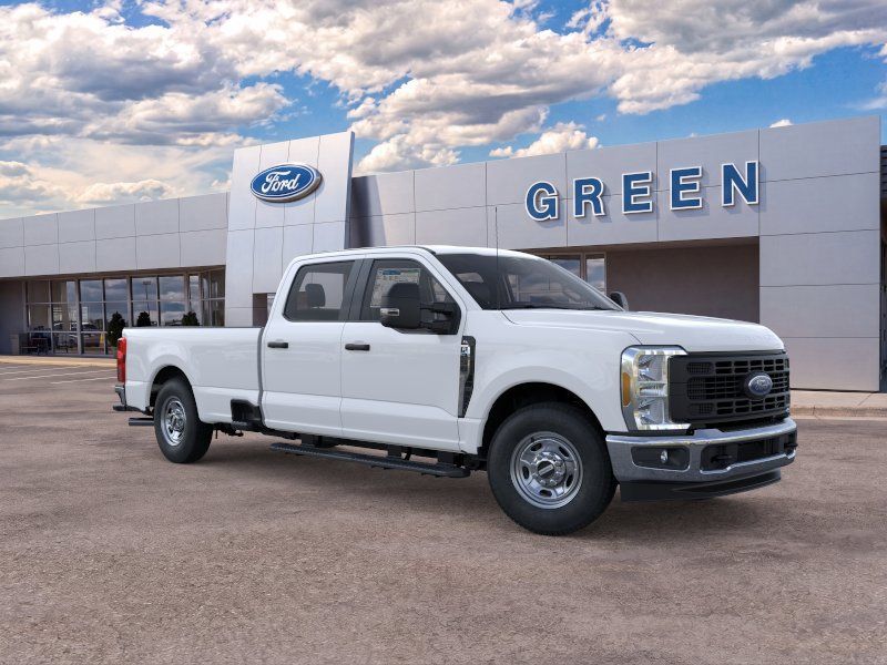Oxford White 2025 Ford F-250 Super Duty Pickup Truck 4X2 Automatic