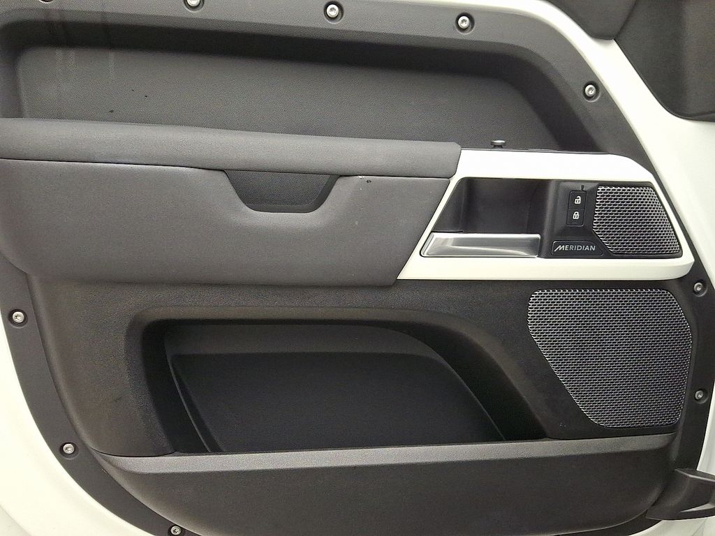 Thumbnail: 2020 Land Rover Defender - 12