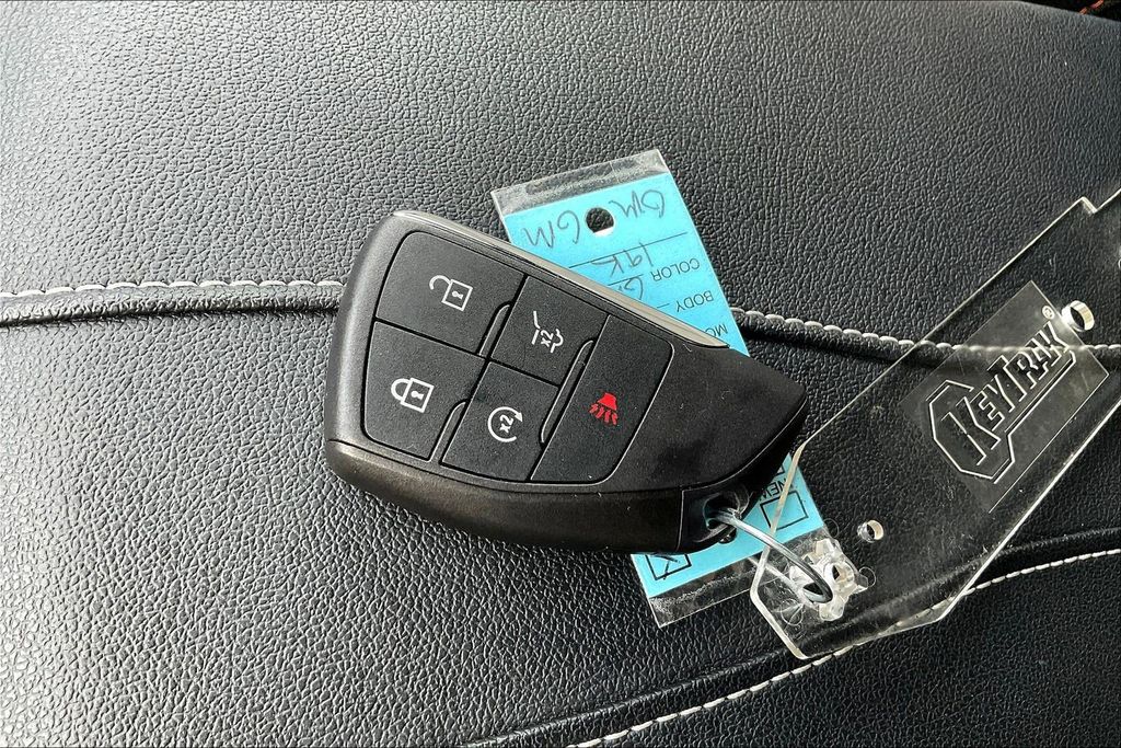 Used 2025 Chevrolet Traverse LT 4D Sport Utility