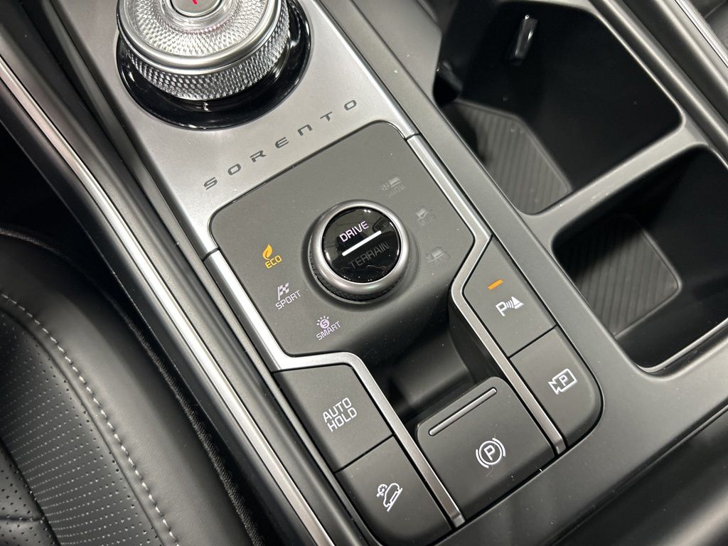 new 2026 Kia Sorento Hybrid car, priced at $42,670